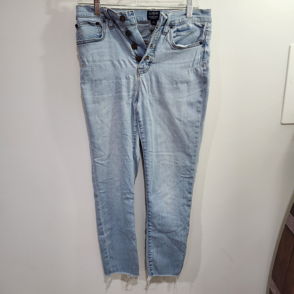 J.Crew women's light wash skinny ankle jeans w/a button fly and frayed hem SZ 27